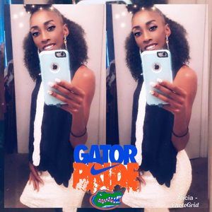 Meet your Posher, Alicia